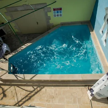 Vila Agnes Ii Sumartin