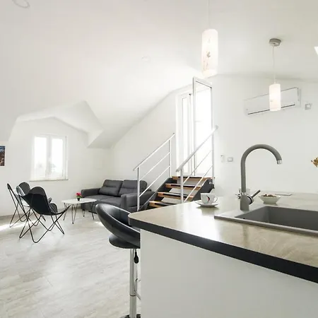 Vila Agnes Ii Semesterbostad